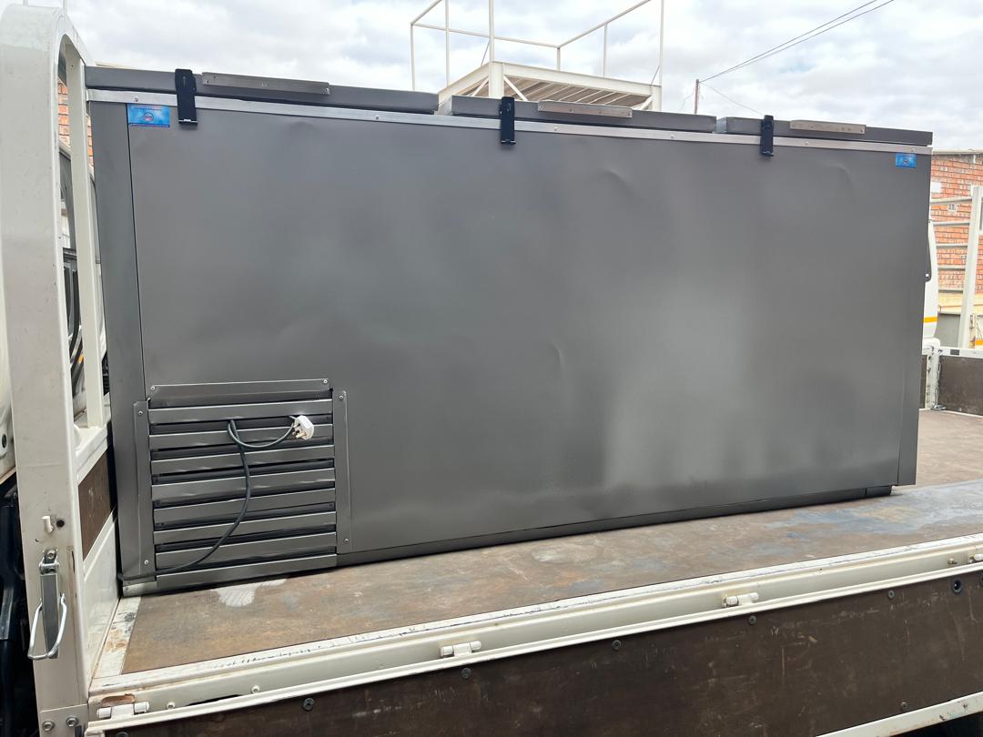 Commercial C100 3 door dip freezer