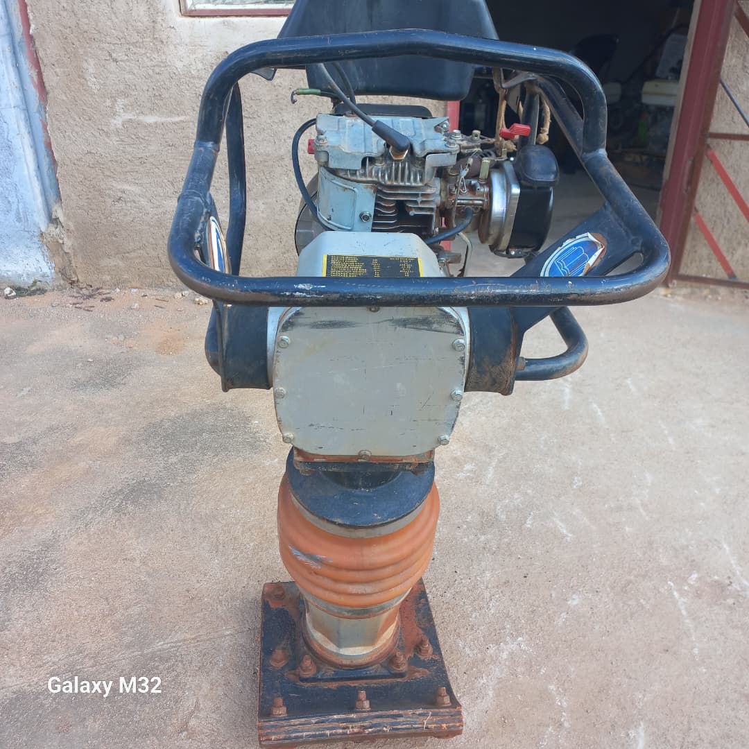 Tamping Rammer / Compactor Machine